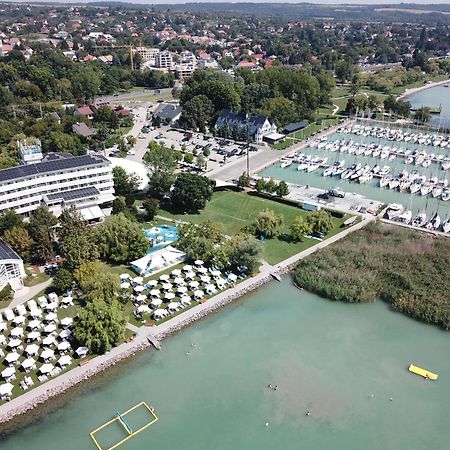 Hotel Marina Port Balatonkenese Dış mekan fotoğraf