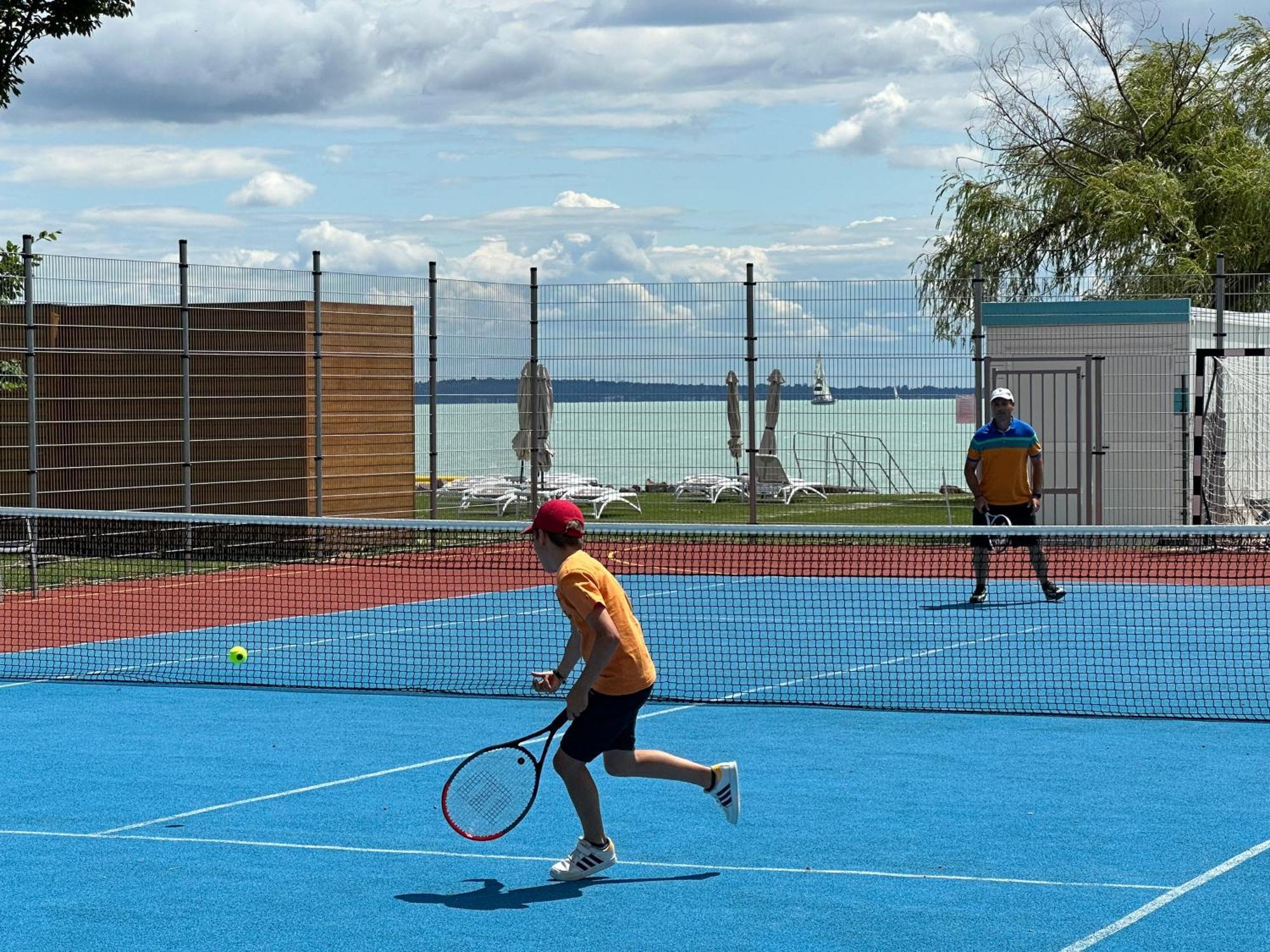 Hotel Marina Port Balatonkenese Dış mekan fotoğraf