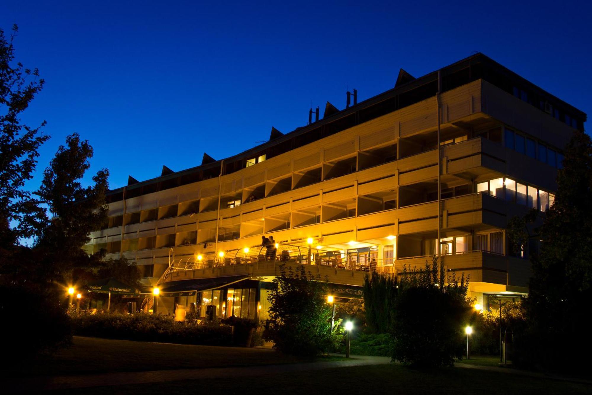 Hotel Marina Port Balatonkenese Dış mekan fotoğraf
